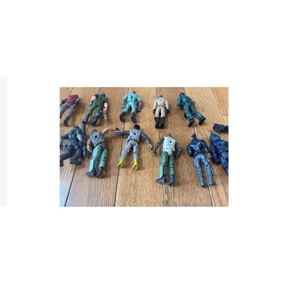 Bundle 12 action Figures Lot Military Soldiers Army Men Toy Figures with Weapon - Picture 7 of 9
